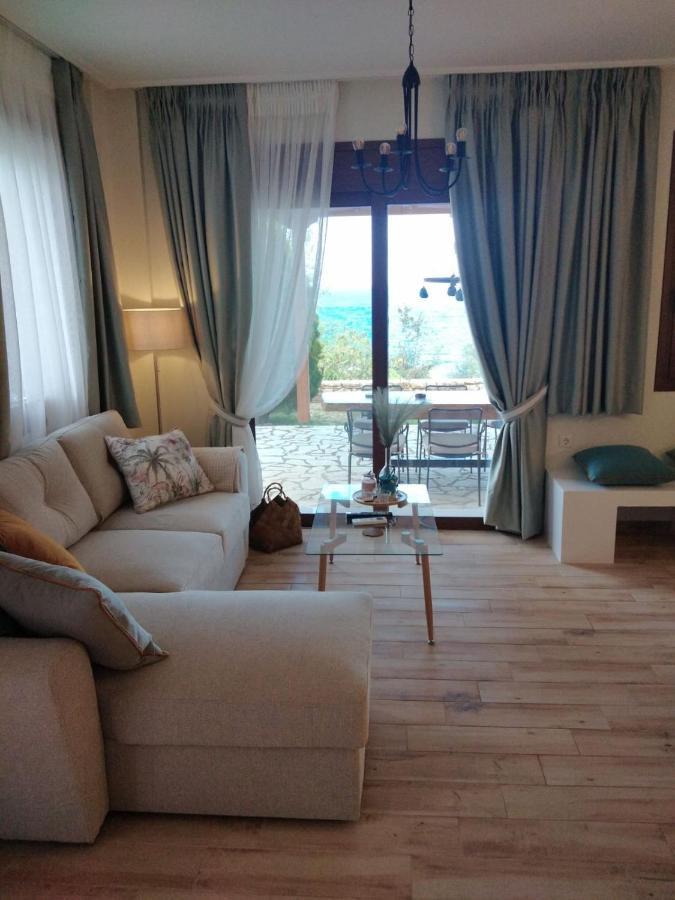 Paralio Astros Beachfront Suites Xiropigado Extérieur photo