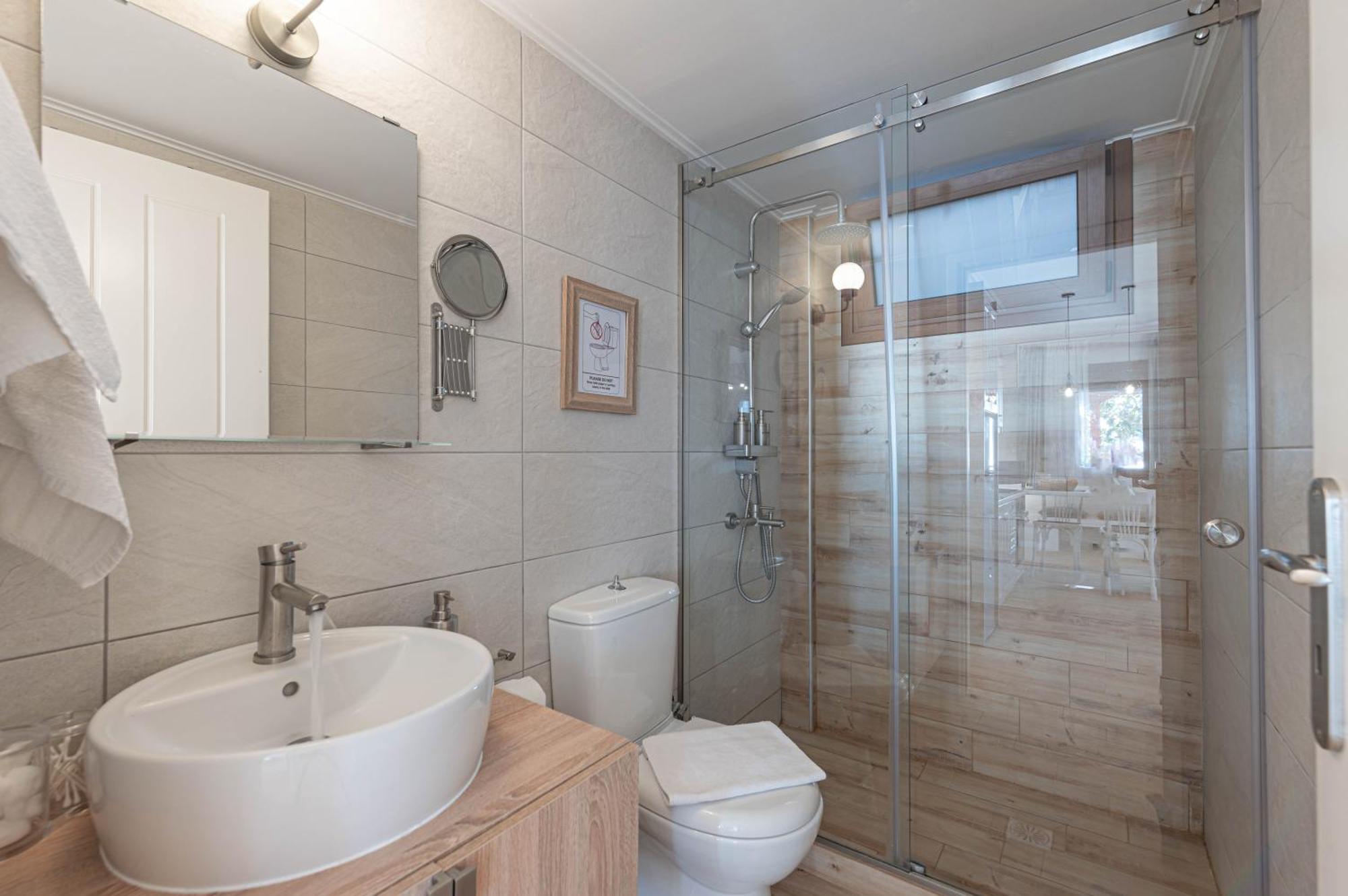 Paralio Astros Beachfront Suites Xiropigado Extérieur photo