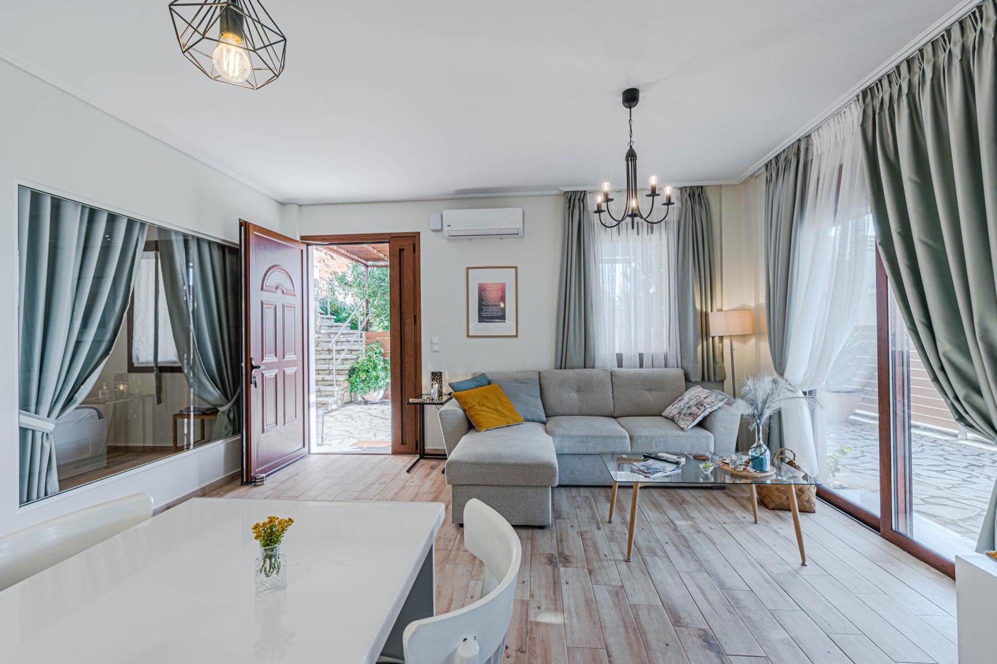 Paralio Astros Beachfront Suites Xiropigado Extérieur photo