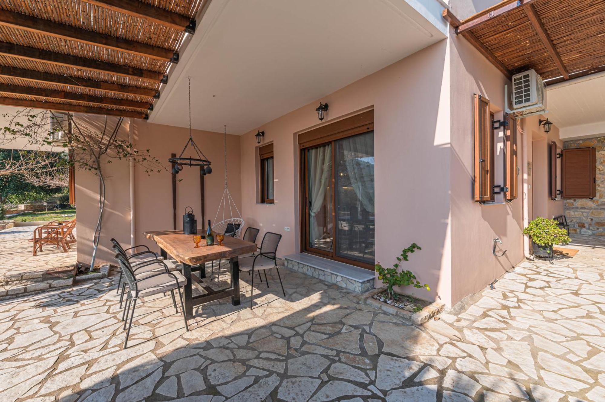 Paralio Astros Beachfront Suites Xiropigado Extérieur photo