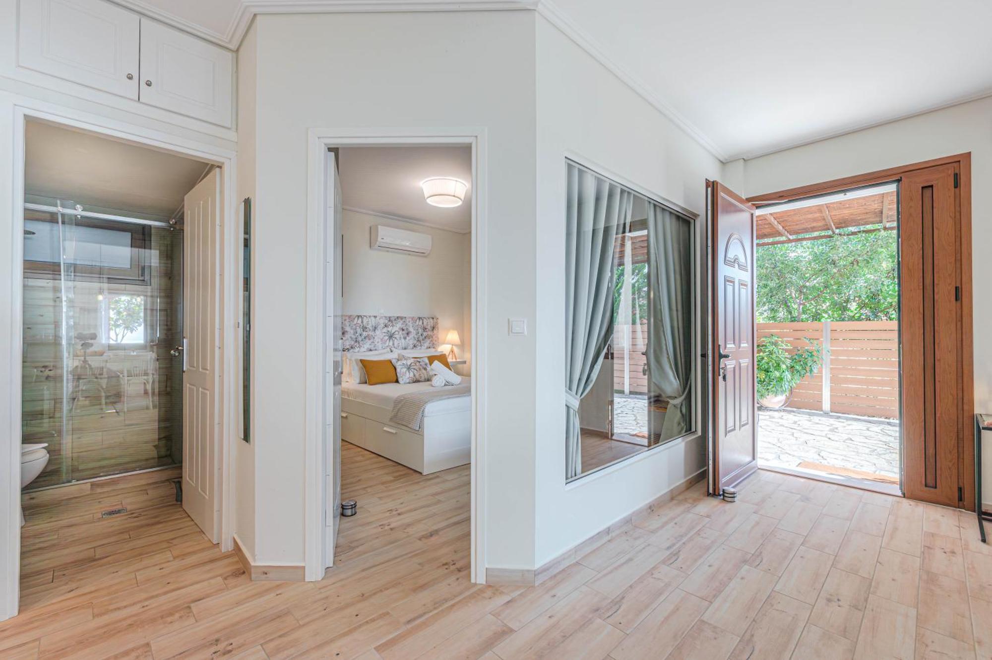 Paralio Astros Beachfront Suites Xiropigado Extérieur photo