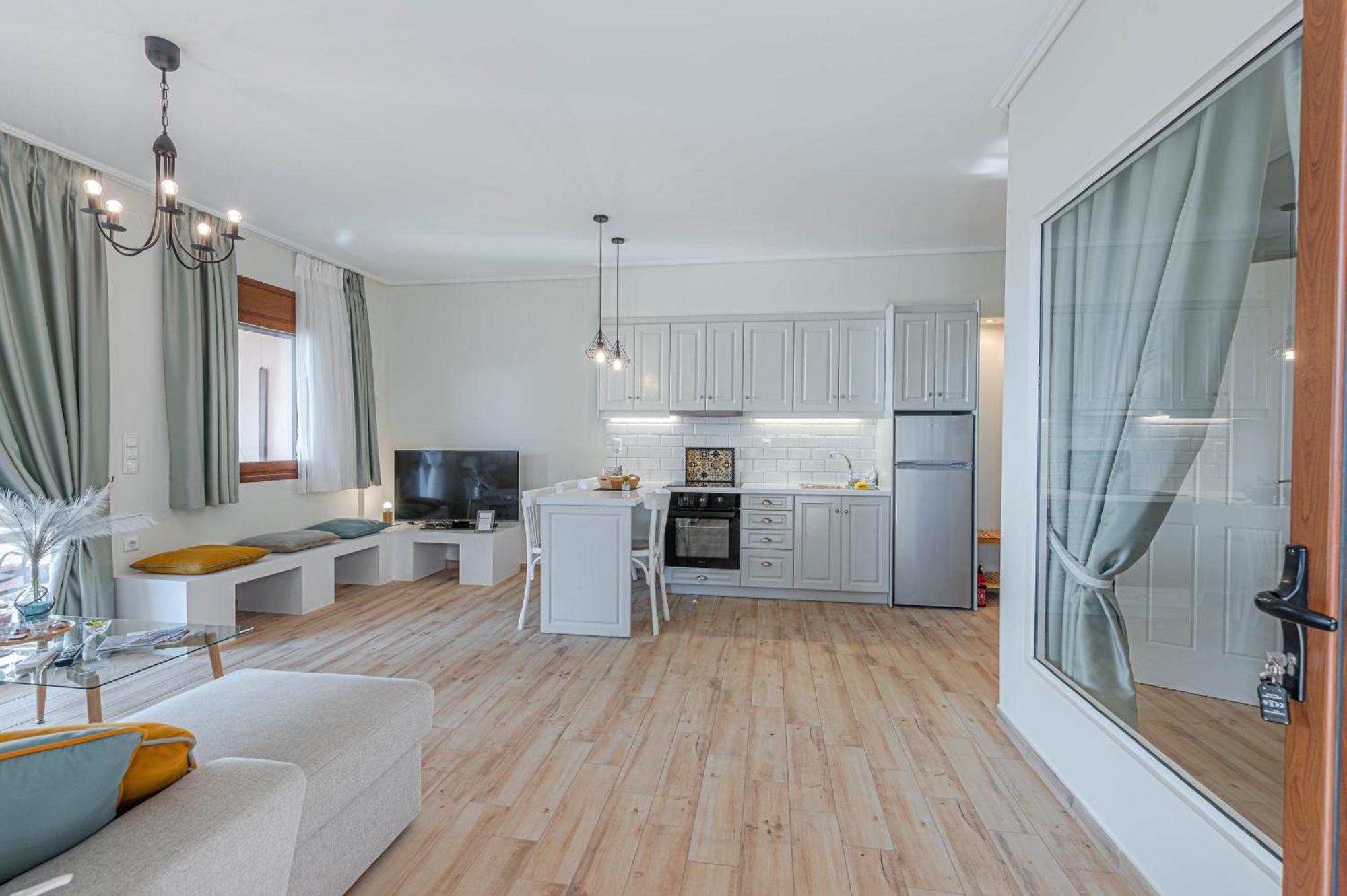 Paralio Astros Beachfront Suites Xiropigado Extérieur photo
