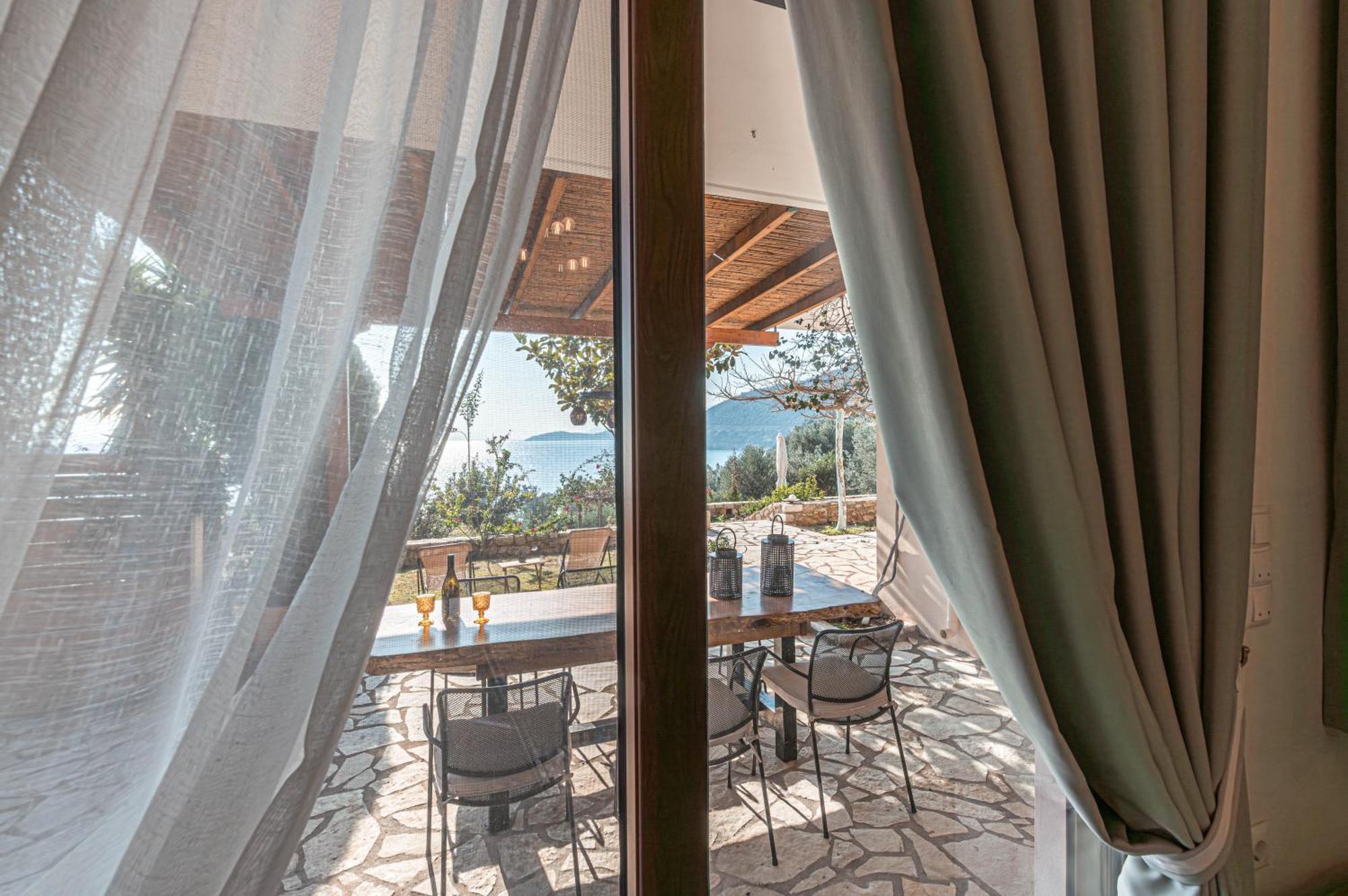 Paralio Astros Beachfront Suites Xiropigado Extérieur photo