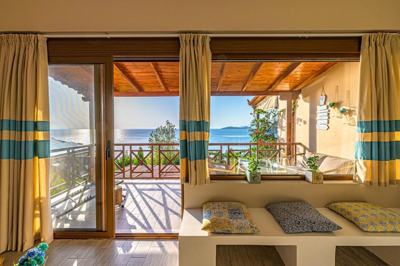 Paralio Astros Beachfront Suites Xiropigado Extérieur photo