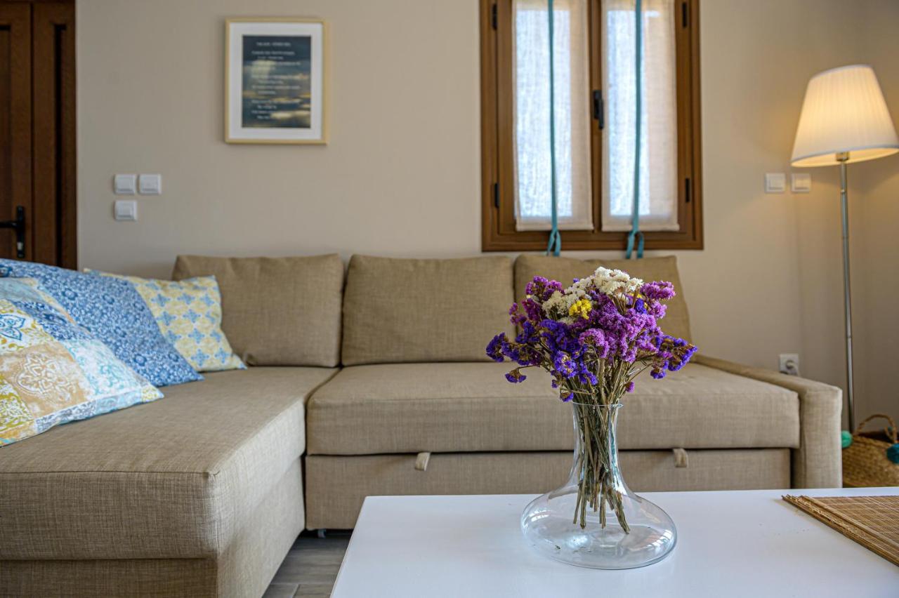 Paralio Astros Beachfront Suites Xiropigado Extérieur photo