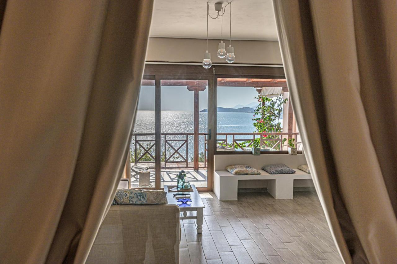 Paralio Astros Beachfront Suites Xiropigado Extérieur photo