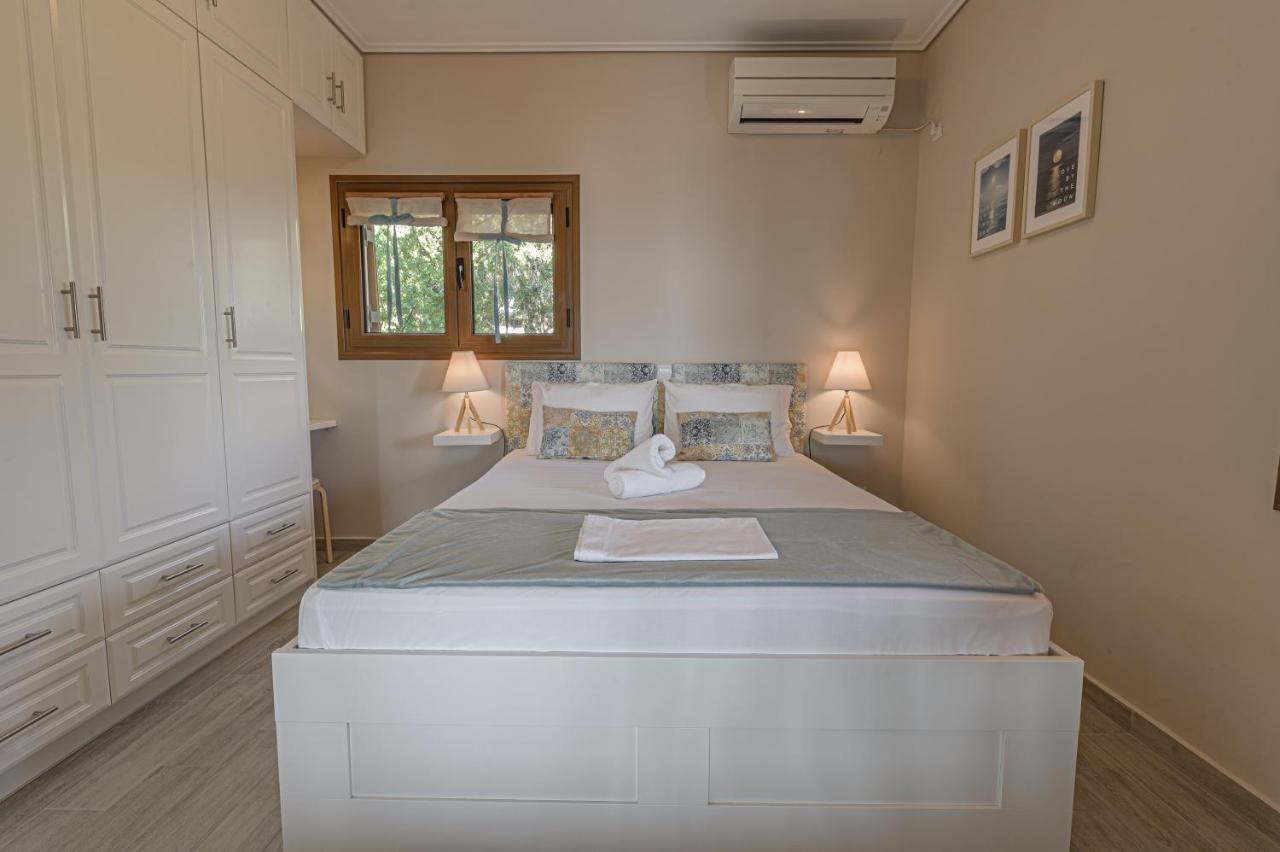 Paralio Astros Beachfront Suites Xiropigado Extérieur photo