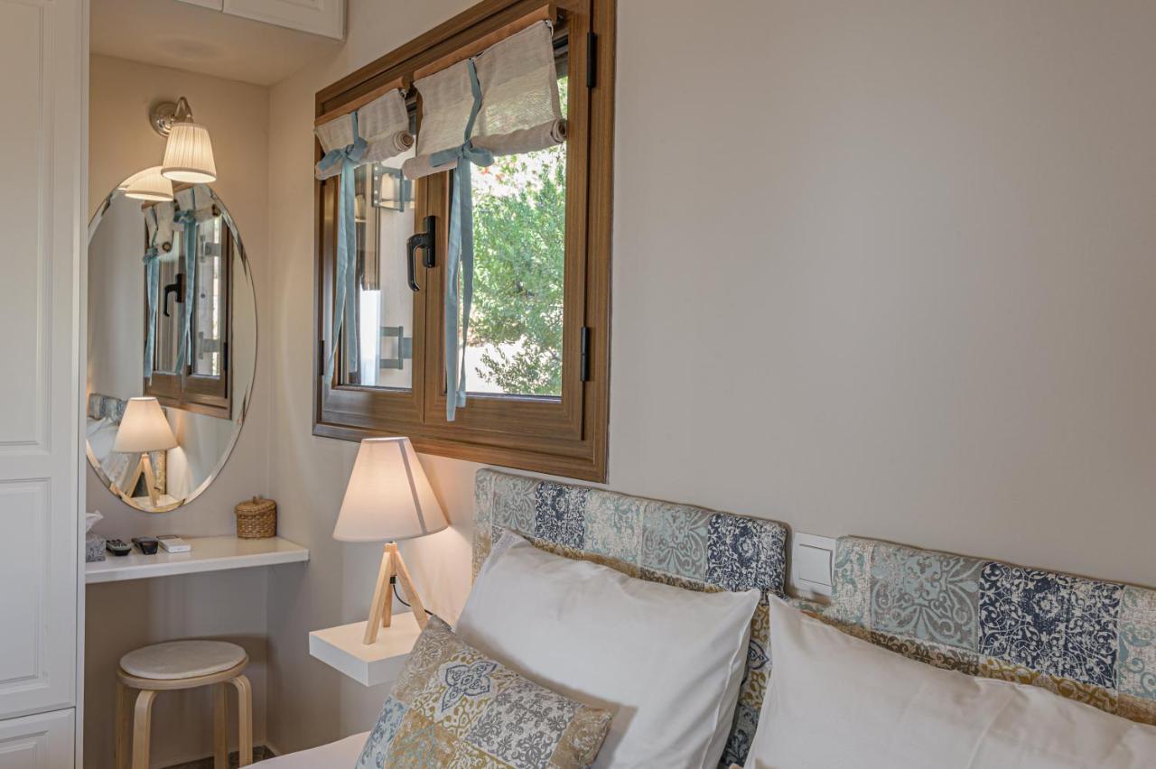 Paralio Astros Beachfront Suites Xiropigado Extérieur photo