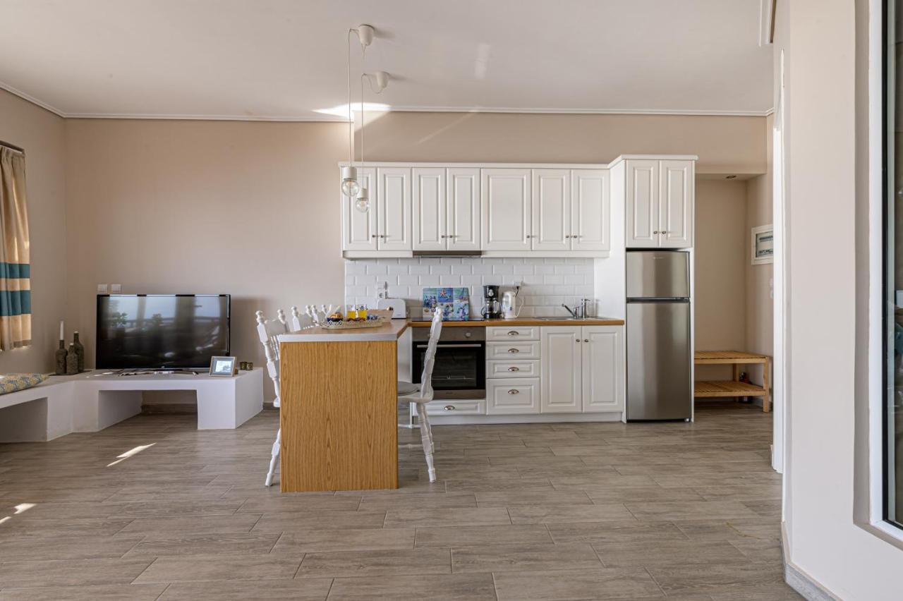 Paralio Astros Beachfront Suites Xiropigado Extérieur photo