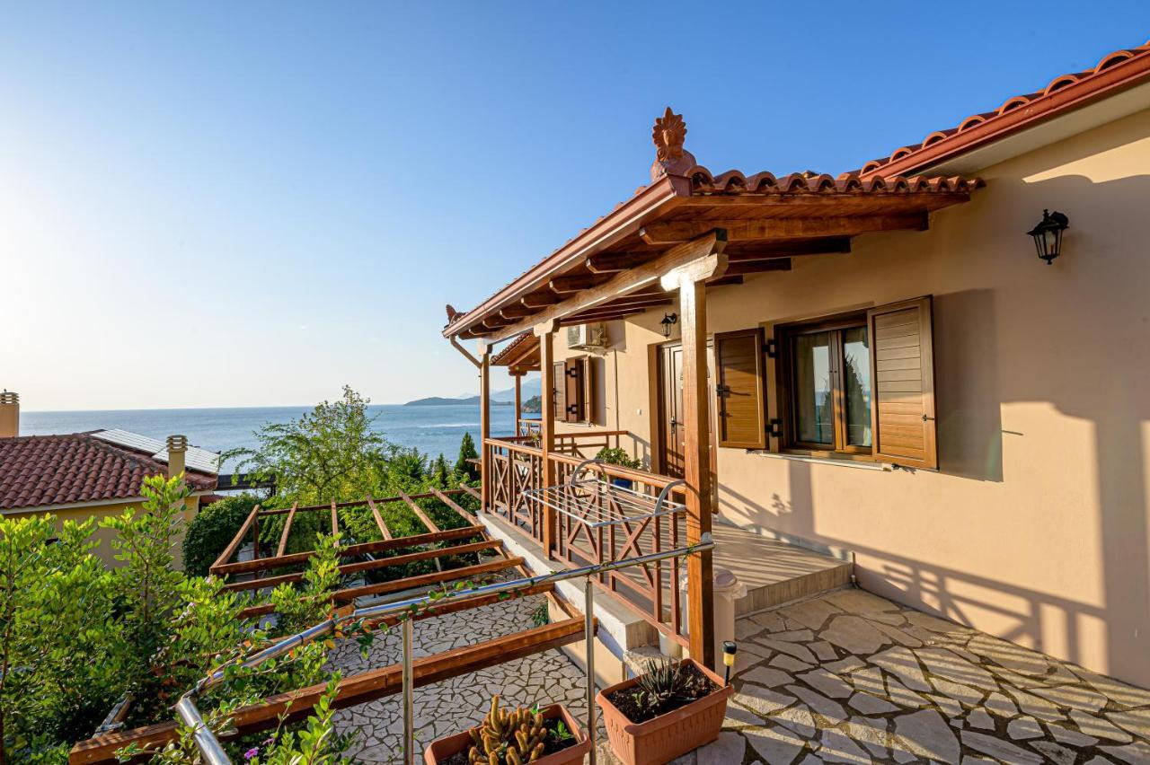 Paralio Astros Beachfront Suites Xiropigado Extérieur photo